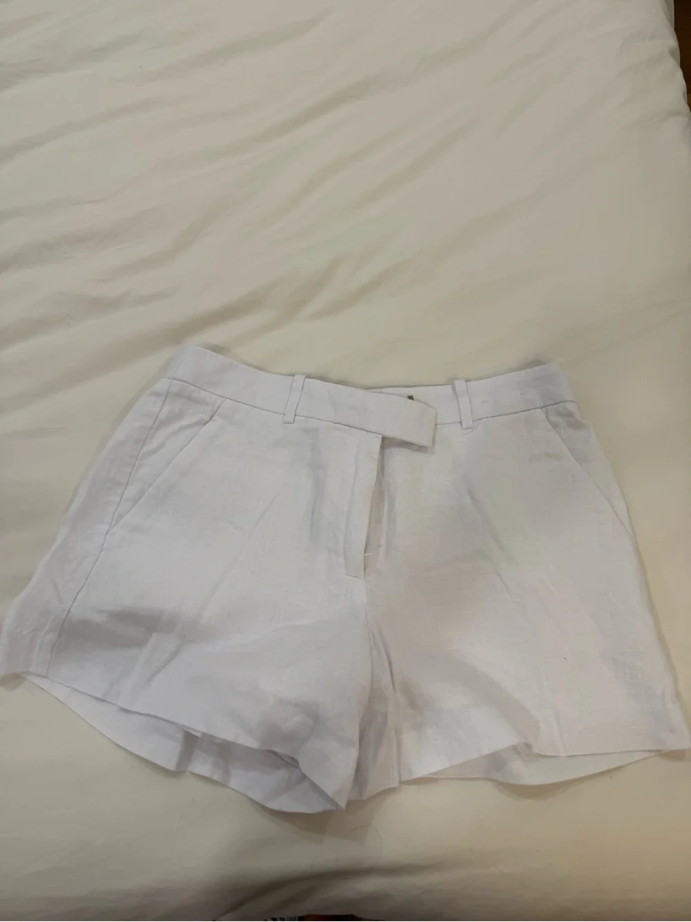 Abercrombie & Fitch White High-Rise Tailored Linen Shorts